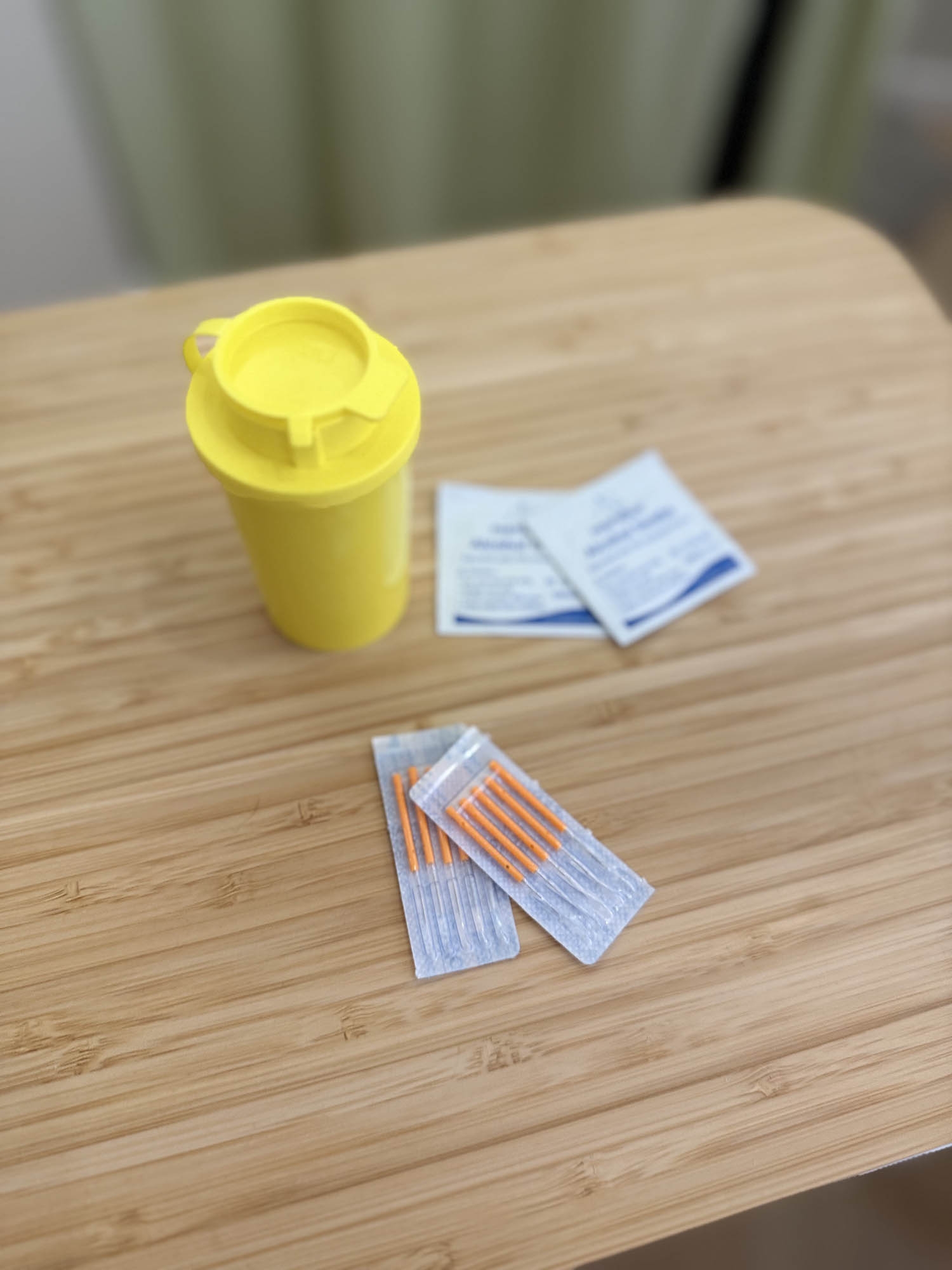 Akupunktur nåle klar til akupunktur behandling hos akupunktør i Odense